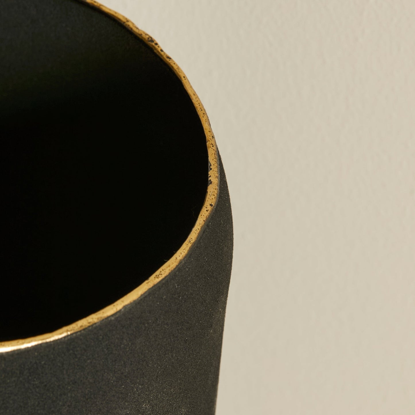Outlet - Chaldon 17cm Metal Vase - Black