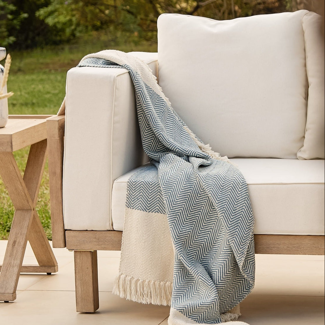 Akira 5 Seater Wooden Garden Set with 2 Akira Side Tables