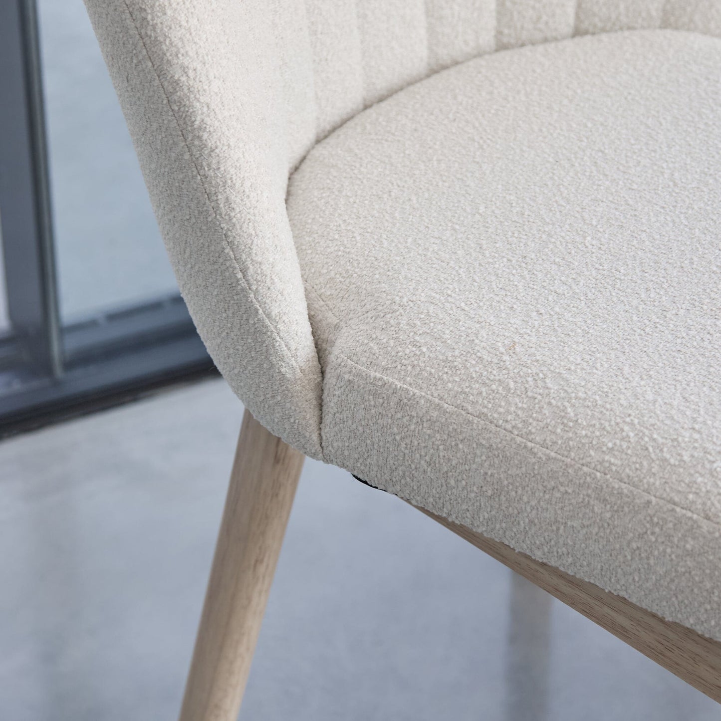 Amelia Whitewash Oak Extending Dining Table Set - 6 Seater - Chloe Light Beige Boucle Dining Chairs - Whitewash Oak Legs