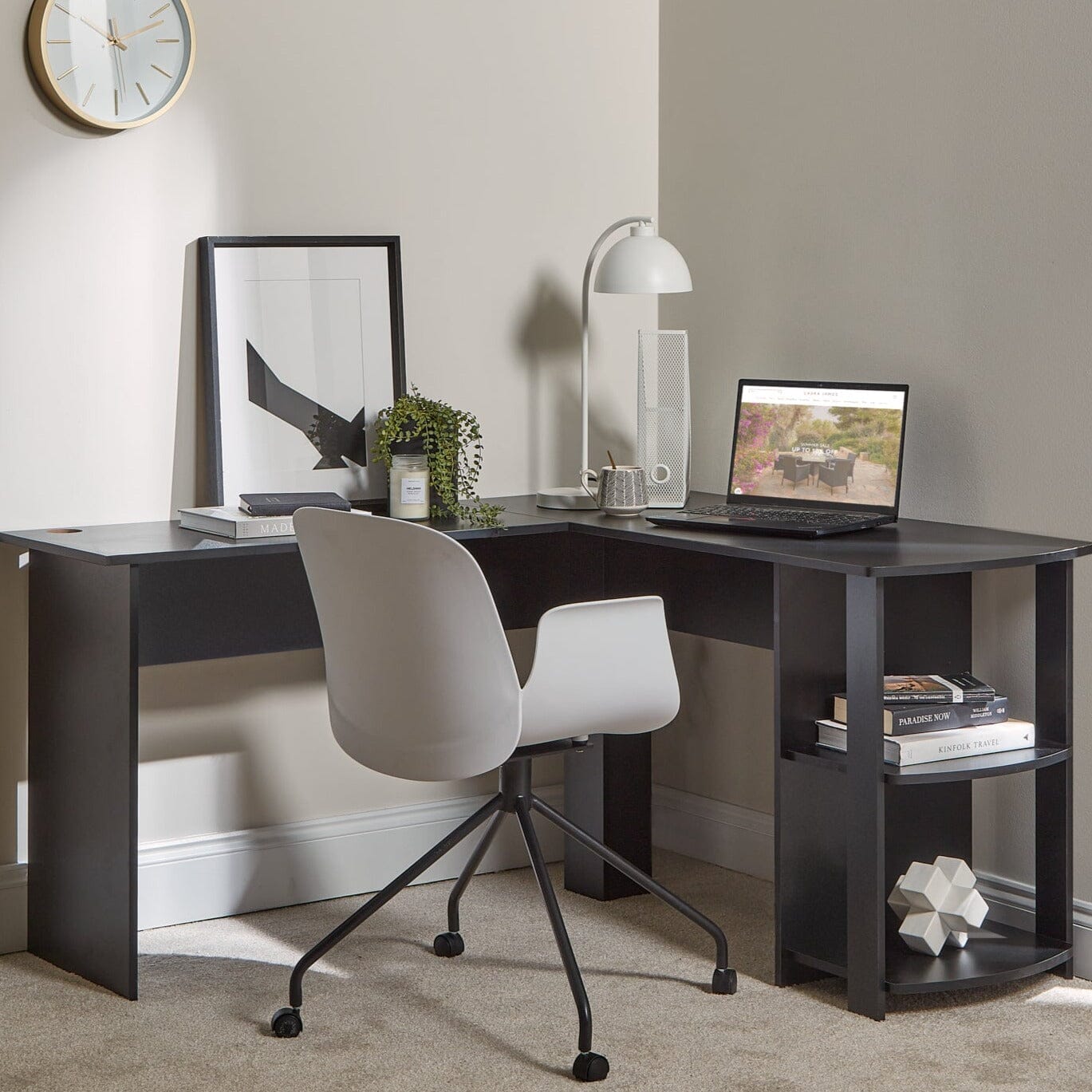 Outlet - Logan Office Swivel Chair - White with Black Legs