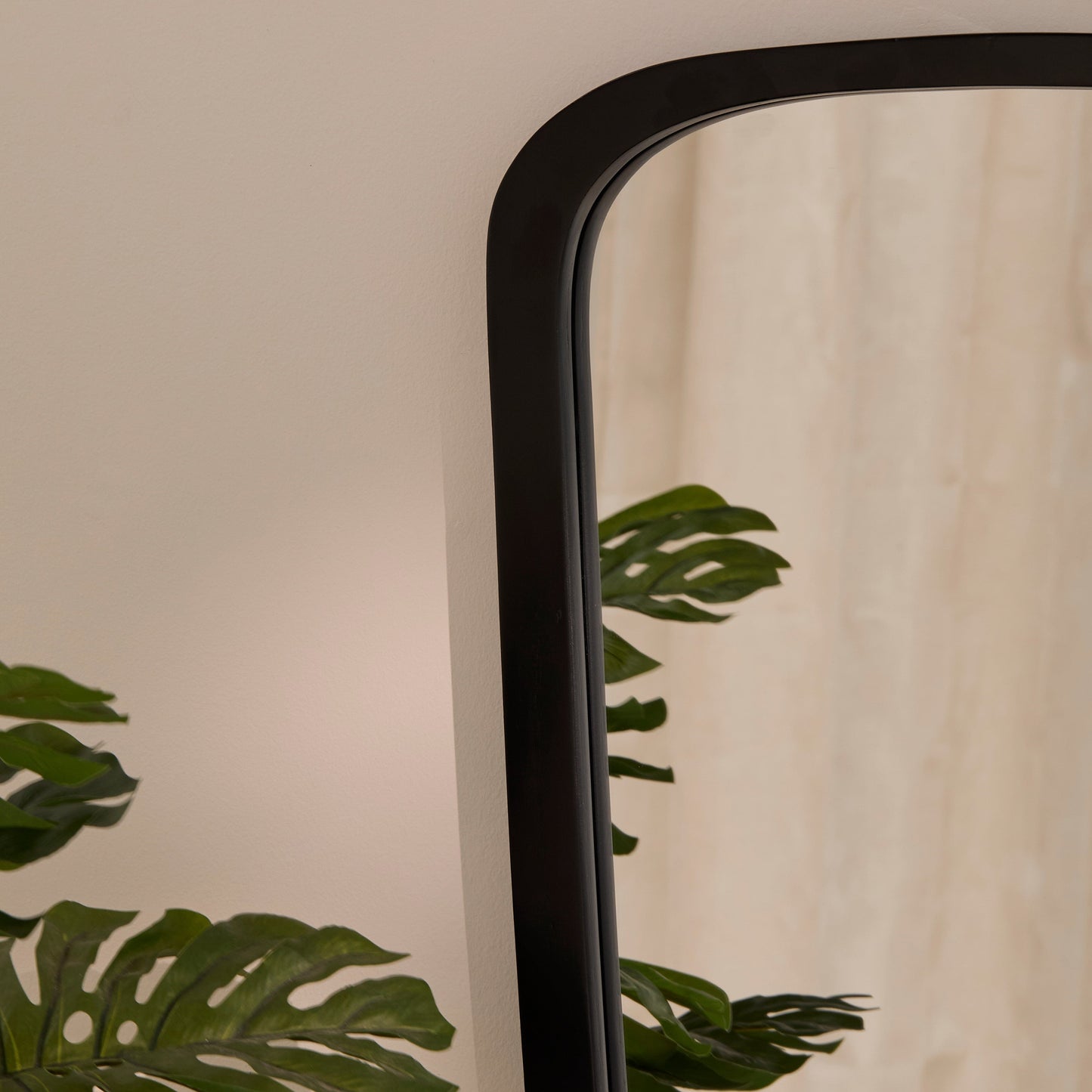 Outlet - Farleigh Small Black Wooden Mirror