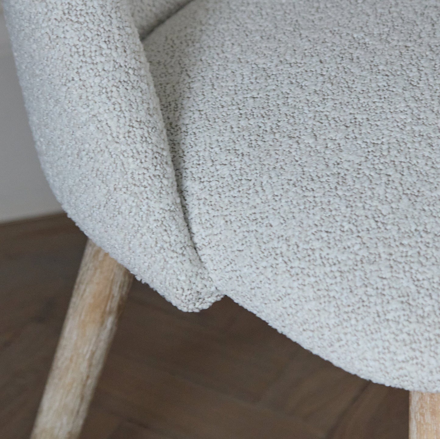 Marlon Whitewash Oak Oval Dining Table Set - 4 Seater - Freya Oat Boucle Dining Chairs - Whitewash Oak Legs