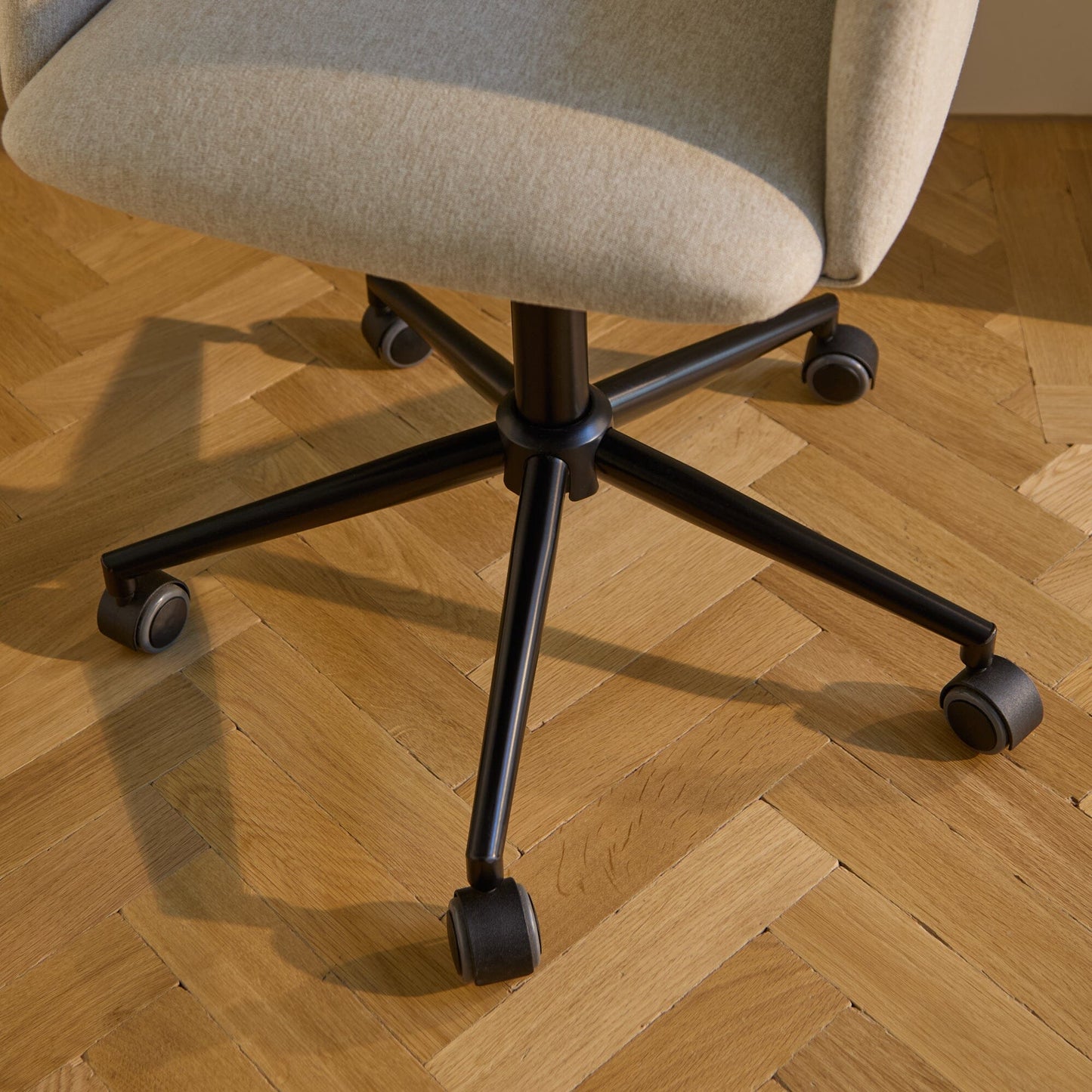 Outlet - Freya Office Swivel Chair - Sand