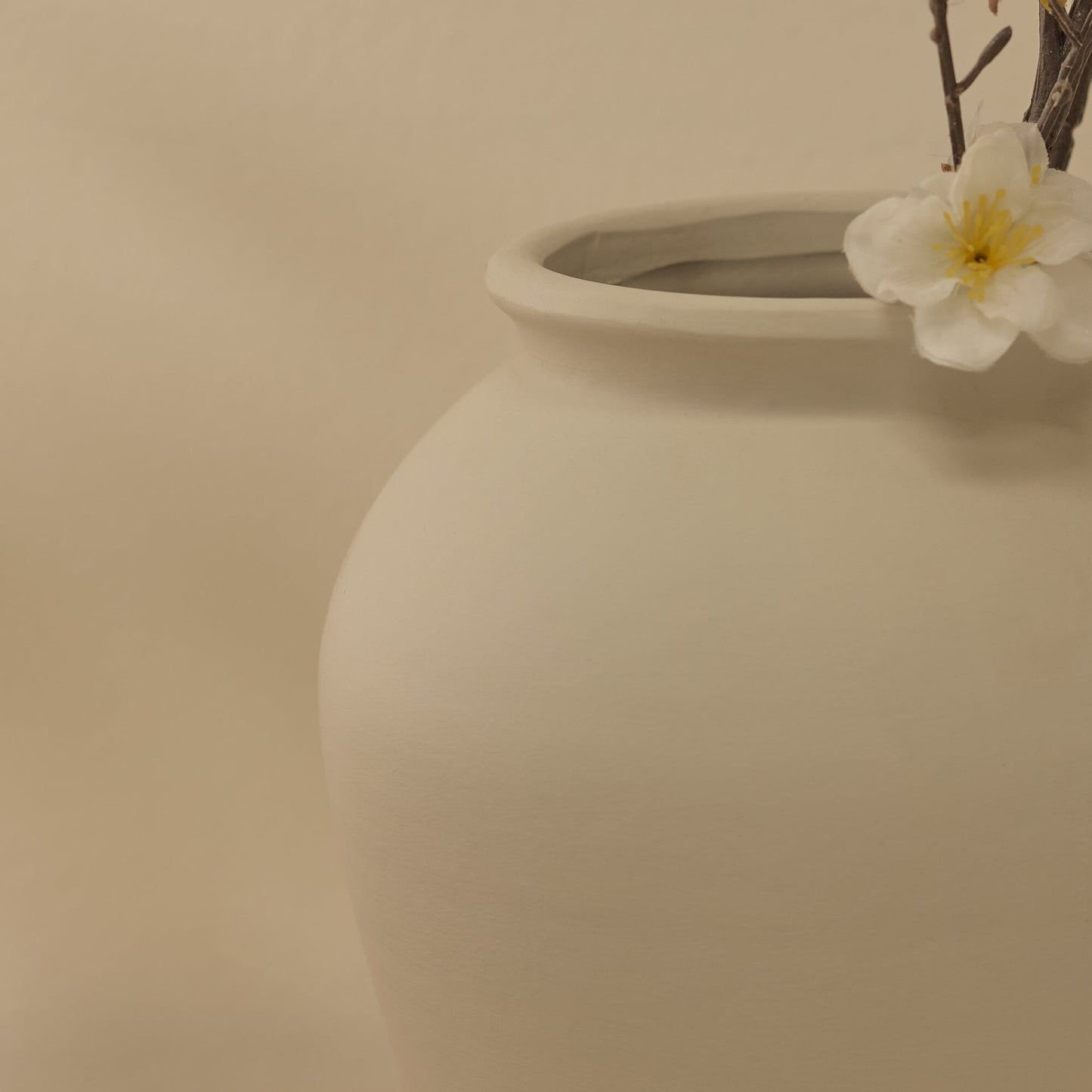 Outlet - Kalera 23cm Terracotta Vase - Off White