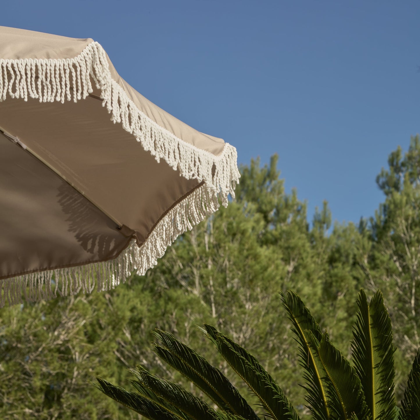 Oia Round Parasol 2m - Wooden Pole - Natural