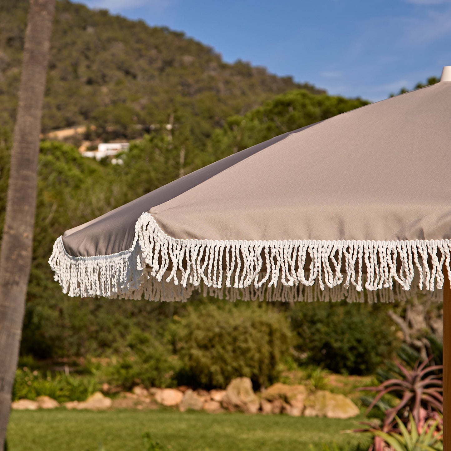 Oia Round Parasol 2m - Wooden Pole - Natural