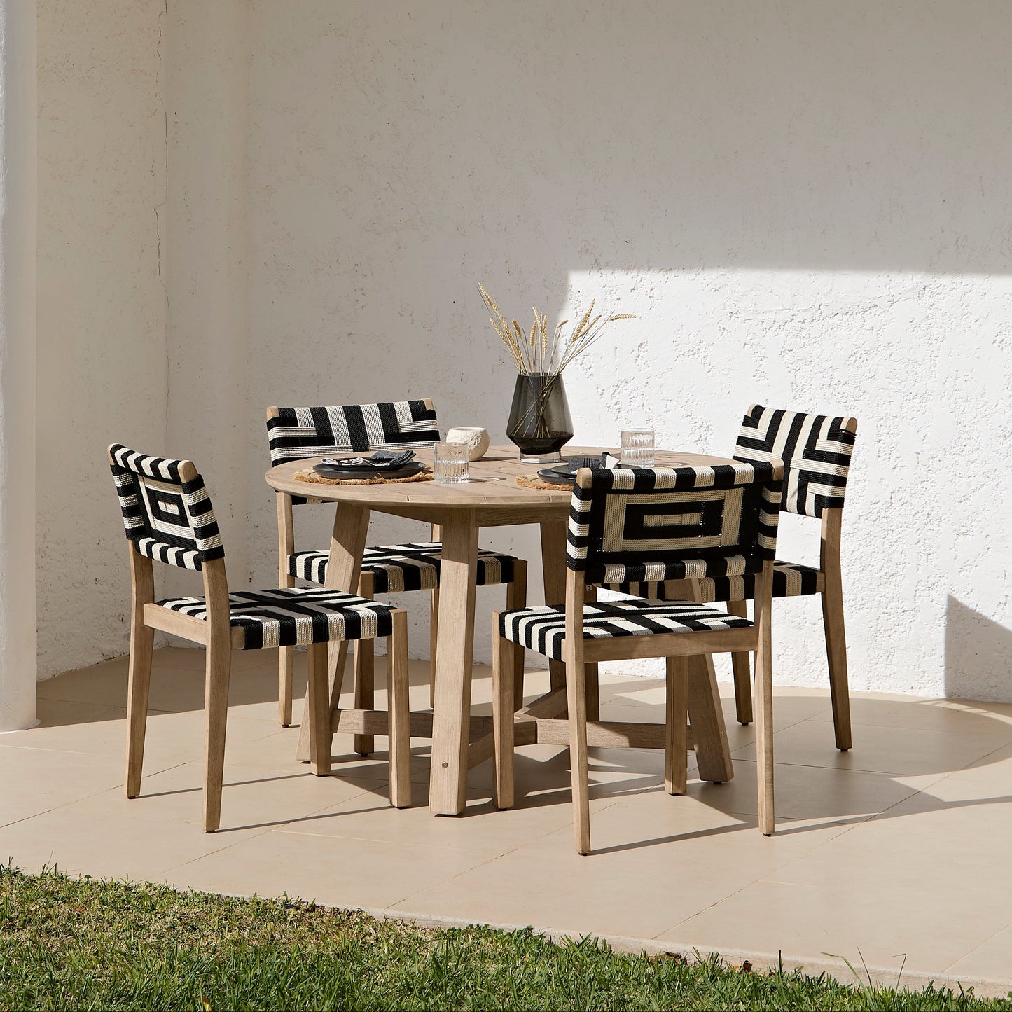 Shiro 4 Seater Round Wooden Garden Dining Set with Saffron Black/Beige Dining Chairs