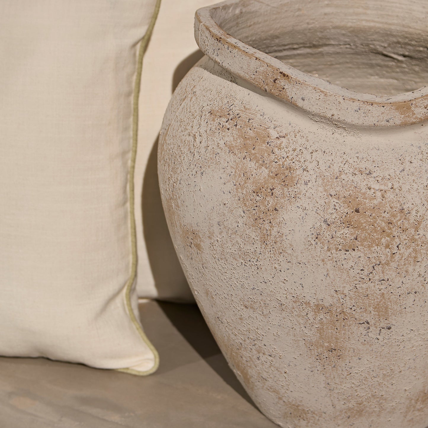 Tomar Fiber Cement 38.5cm Planter - Rustic White