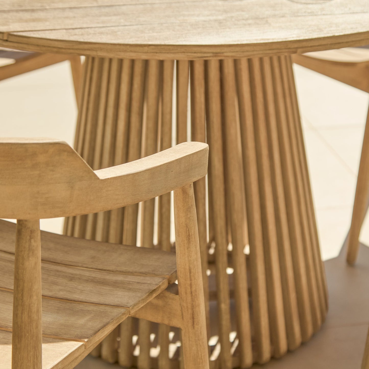 Willow 4 Seater Round Garden Dining Set with Elowen Chairs